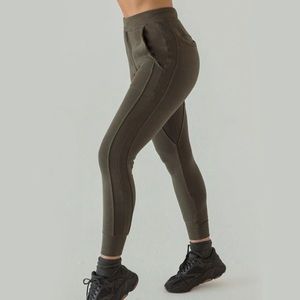 Joah brown stadium jogger in olive green